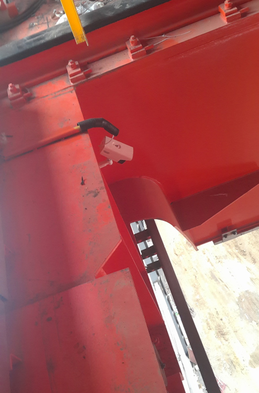 武漢順樂(lè)不銹鋼廠現(xiàn)場(chǎng)安裝橋式冶金吊安全監(jiān)控系統(tǒng)項(xiàng)目